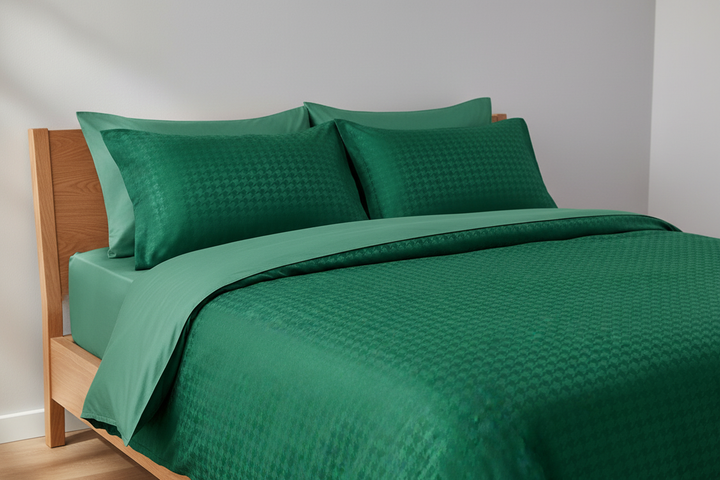 Bedding set made from emerald houndstooth silky jacquard satin fabric